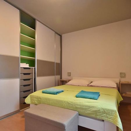 Room 4 Two Bol Exteriör bild